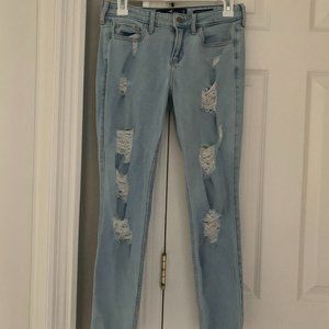 Hollister Low Rise Super Skinny Crop Jeans Size: 3R